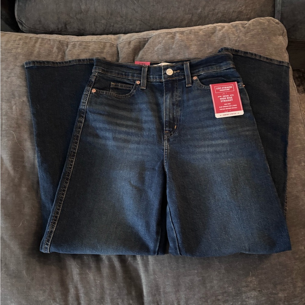 NWT Levi High Rise Straight Leg Jeans